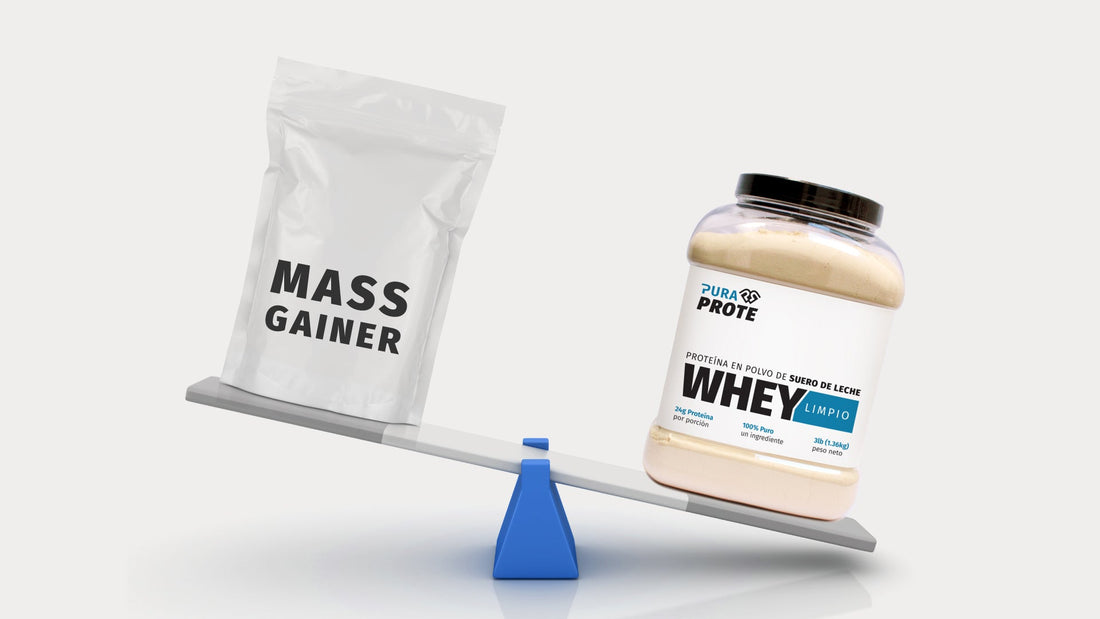 Balanza comparando una bolsa de Mass Gainer con un frasco de proteína Whey Limpio Pura Prote