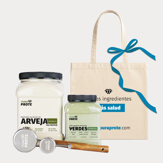 imagen de un montaje de lo que compone el combo energia verde, con proteina de arveja, verdes organicos, scoops y el totel bag