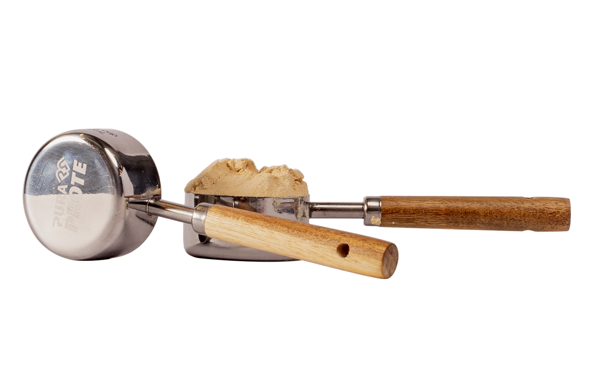imagen artística de dos scoop spura prote 60 ml, hechos de puño de madera y acero inoxidable