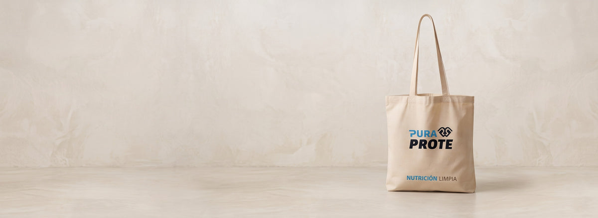 imagen del tote pura prote sobre un fondo minimalista